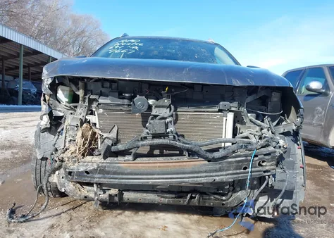 2017 Nissan Rogue Sl z USA, uszkodzony, nr VIN 5N1AT2MV8HC739667